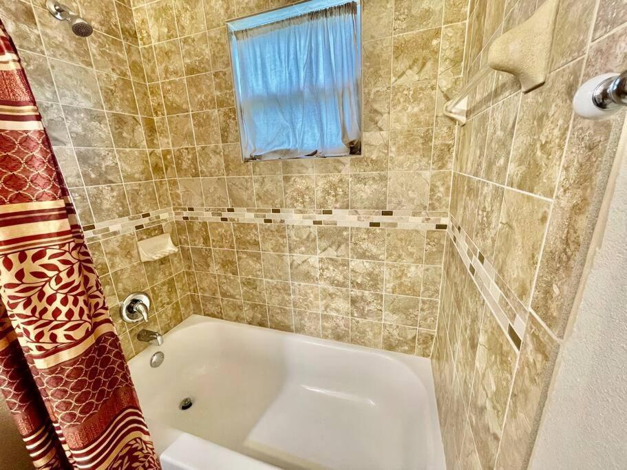 Cozy Modest Home Near Universal Studios/Volcanobay 奥兰多 外观 照片